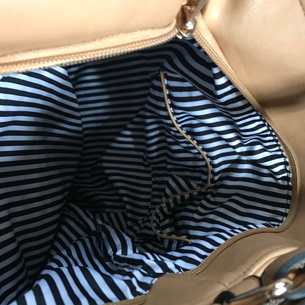 Purse - Picture 4 of 7